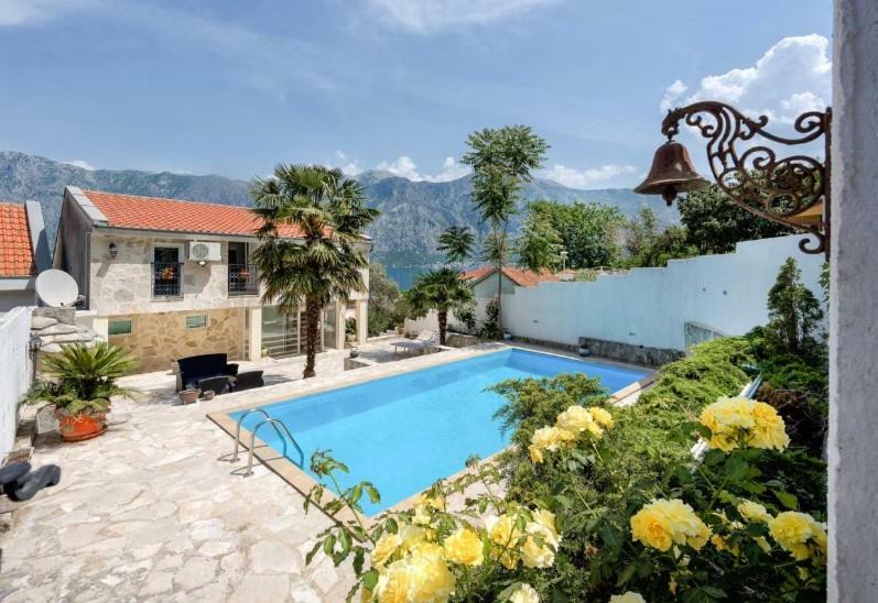 Villa D'Enco Ferrari Kotor Exterior photo